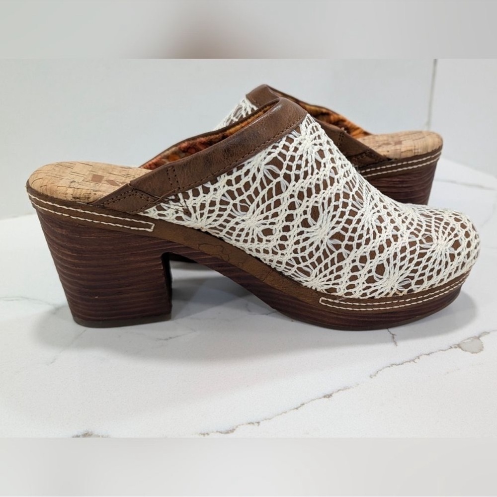KORKS Women's Nora Clog Tan Crochet Overlay Slip On Wooden Platform Shoes size 7